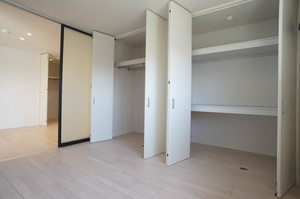 ゼブリナス元町 302号-4