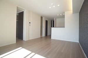 ｃｏｍｆａｒｍ　Ⅱ 306号-2