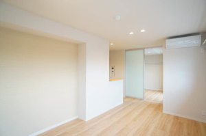 ホワイトヒルズ 301号-4