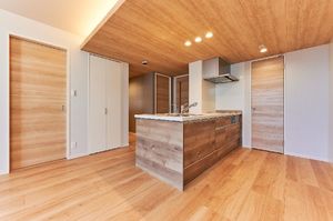 ウィズプラス浦和美園　ウエスト　Ａ棟 302号-4