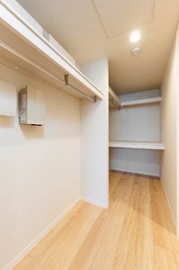 ウィズプラス浦和美園　ウエスト　Ａ棟 302号-6