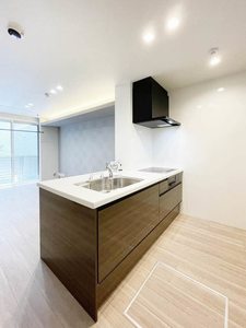 ウィズプラス浦和美園 ウエスト B棟 103号-6