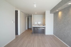 ウィズプラス浦和美園　ウエスト　Ｃ棟 302号-2