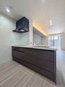 ウィズプラス浦和美園 ウエスト E棟 101号-4