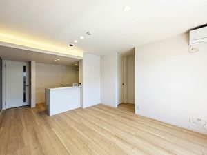 シャーメゾン戸田 201号-2
