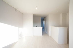 レウニールグラシアス川口 204号-3