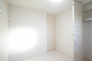 レウニールグラシアス川口 304号-10