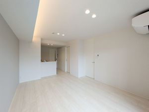 アベニールテラス浦和美園 204号-2