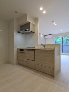 アベニールテラス浦和美園 301号-3
