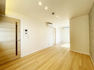 エム　フラット 201号-3