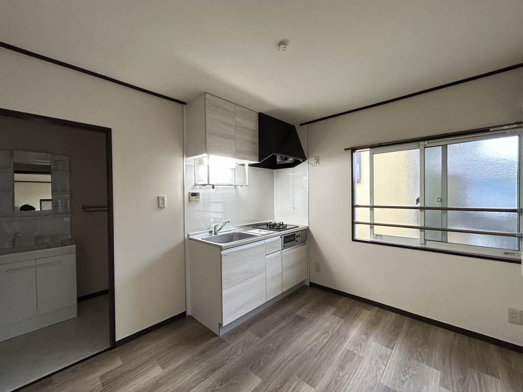 メゾン　村上 202号-4