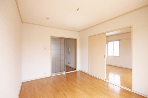 フラット上青木 203号-3