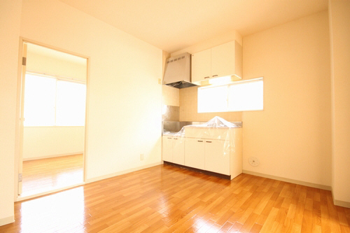 シャルマン ハイツ E 101号-3