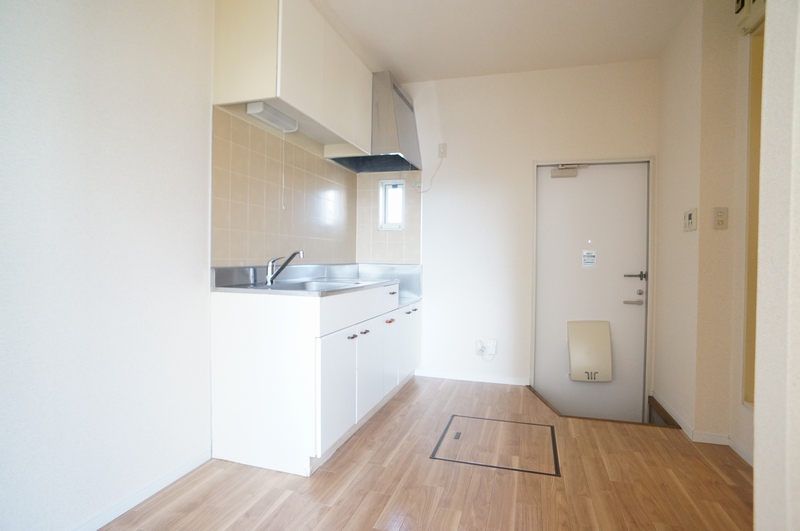 Ｃｏｕｒｔ　Ｖｉｌｌａｇｅ 101号-6