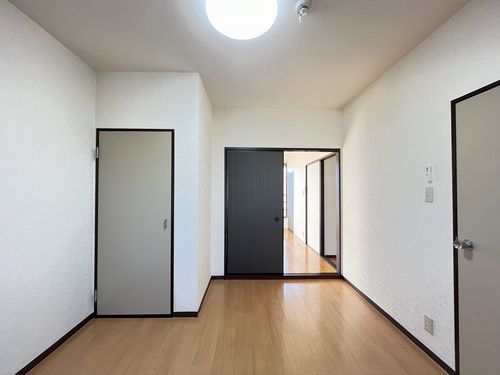スリム ハウス Ⅲ 201号-6