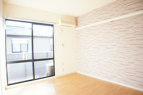 ヴィレッジ グローリー B 202号-2