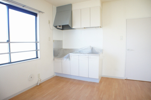 ヴィレッジ グローリー B 202号-4