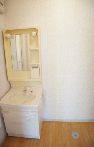 ヴィレッジ グローリー B 202号-6