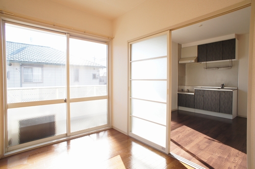 アヴァンサール 203号-2