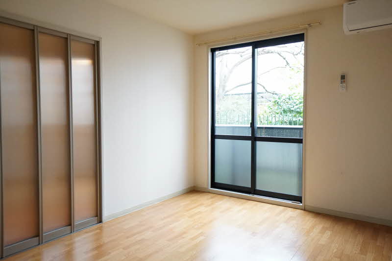 クリスタル　ハイツ 102号-3