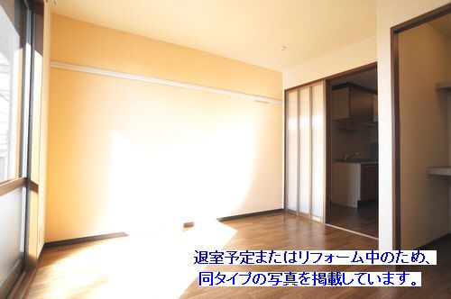 ロイヤル　シティ 201号-6