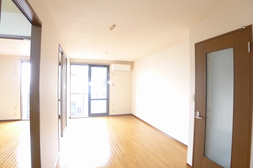 ホワイト・リザイアＡ 202号-2