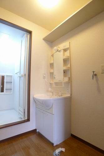 ホワイト・リザイアＡ 202号-8