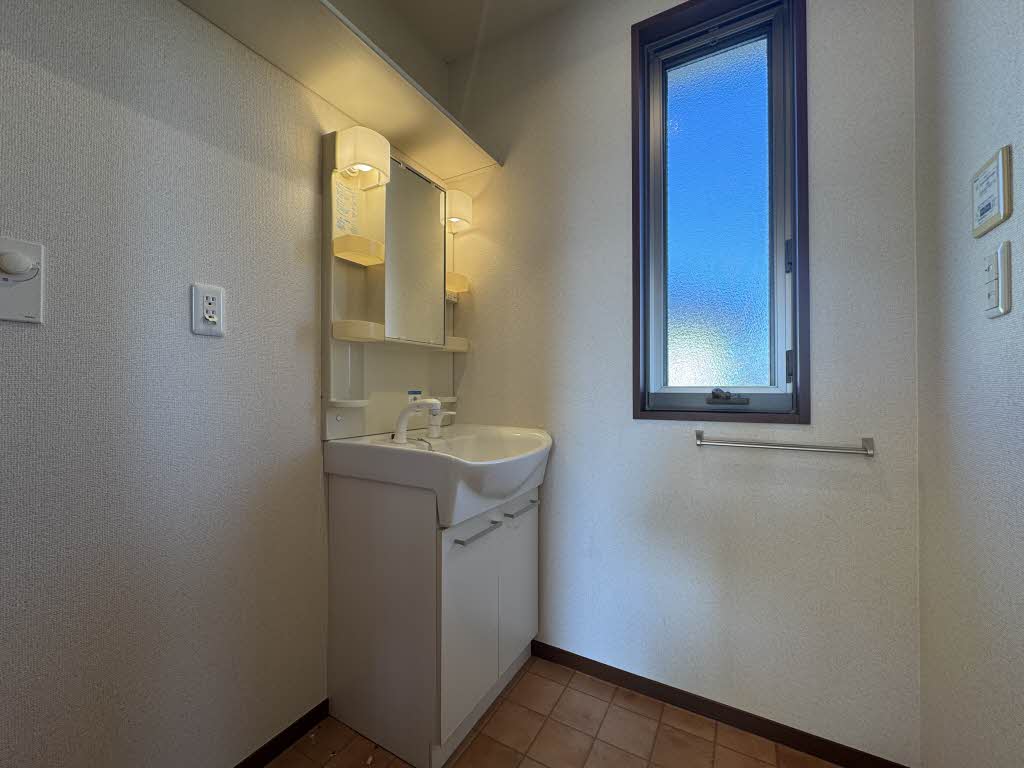 ドミール蘭 203号-7