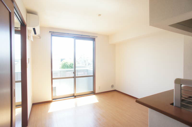 フラット赤井 203号-2