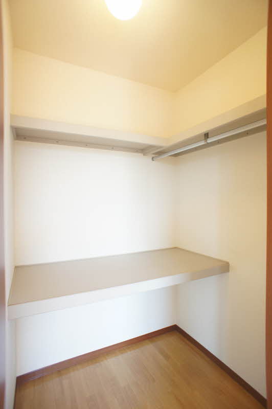 フラット赤井 203号-4