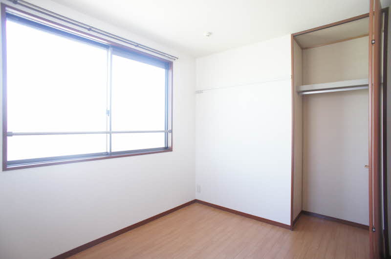 フラット赤井 203号-5