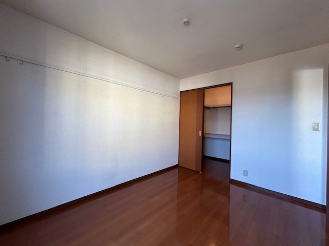 ラージヴィラ五番館 202号-7