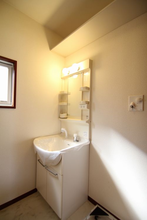 エモシオンＢ 202号-9