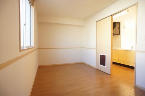 クレストコート 102号-4