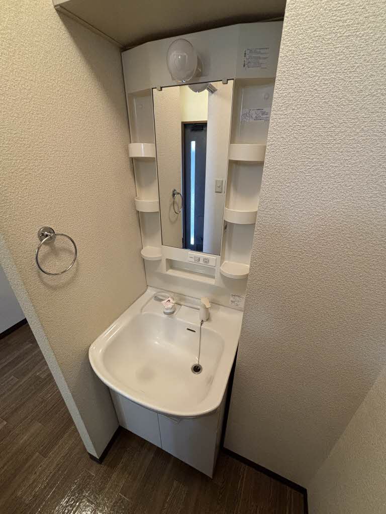 コートパインズ A 105号-7