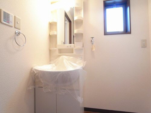 コージィー　コート 203号-5