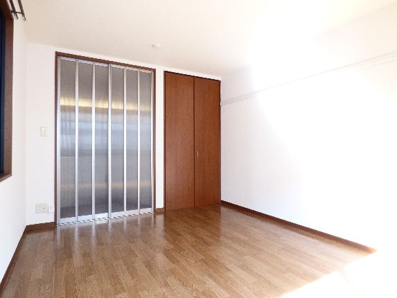 ヴィラ・セレソン 101号-3