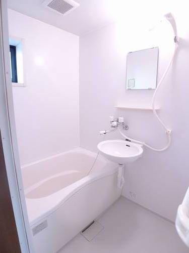 ヴィラ・セレソン 102号-4