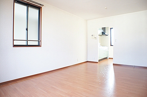 ファミーユ ウエスト 203号-2