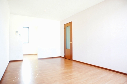 ファミーユ ウエスト 203号-4