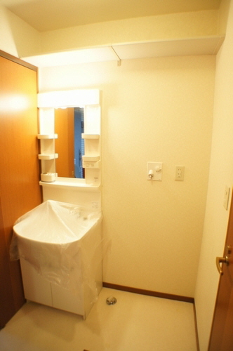 ファミーユ イースト 102号-10