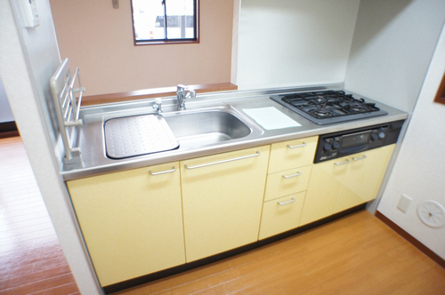 ファミーユ イースト 102号-11