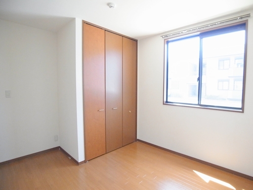 ファミーユ イースト 103号-8