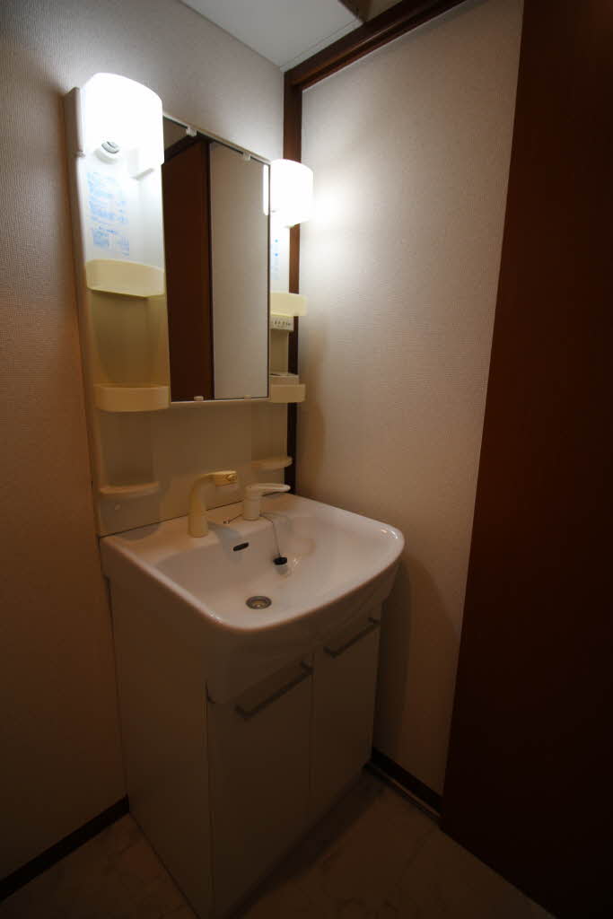 コンフォートレジデンス弐番館 102号-9