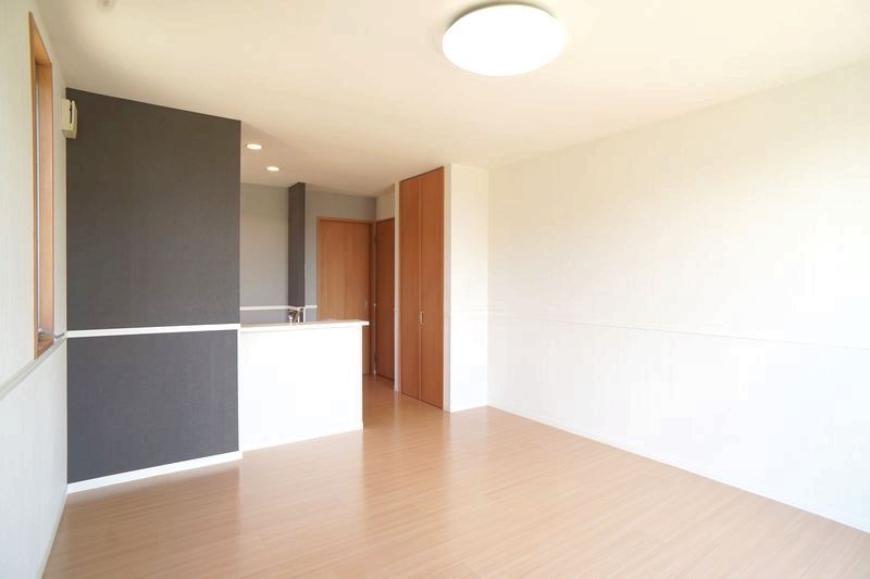 レジデンス西遊馬 103号-2