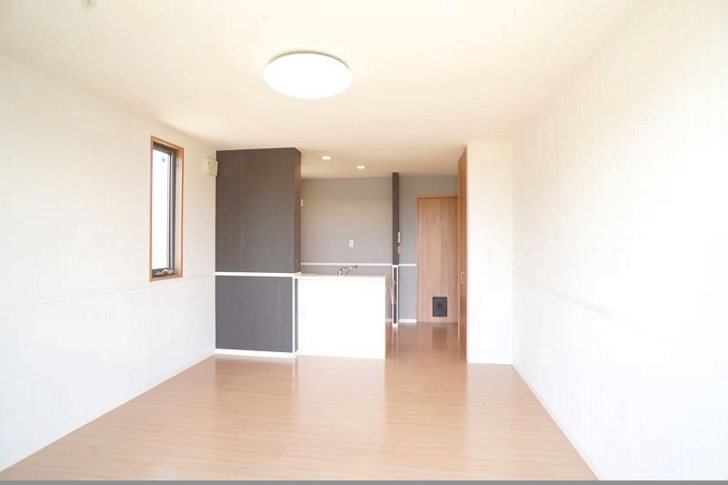 レジデンス西遊馬 103号-3