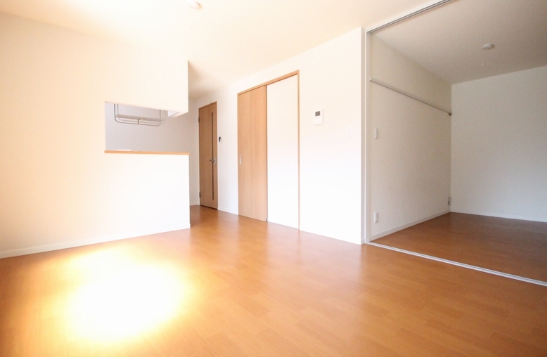 シャーメゾン春岡 102号-2