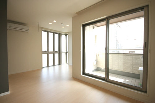 Ｂｌａｎｎｏｉｒ 303号-4