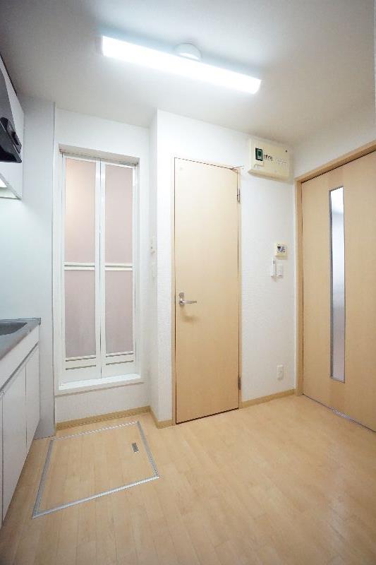 リナ　シャンテ 101号-11