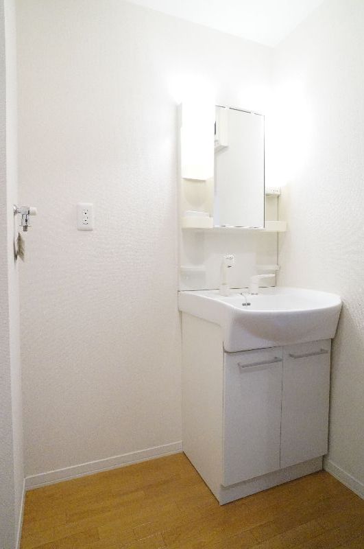 シャーレ・伸和 302号-8